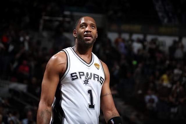 🏀夏联-独行侠5人上双力擒灰熊 德拉雷亚16+12 布泽尔21+8